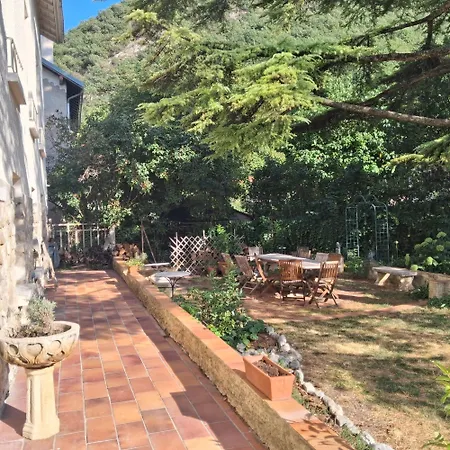La Macarena, Family In Villa Digne-les-Bains
