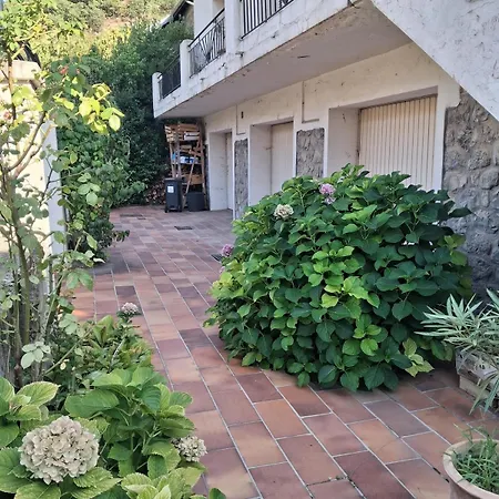 Villa La Macarena, Family In *